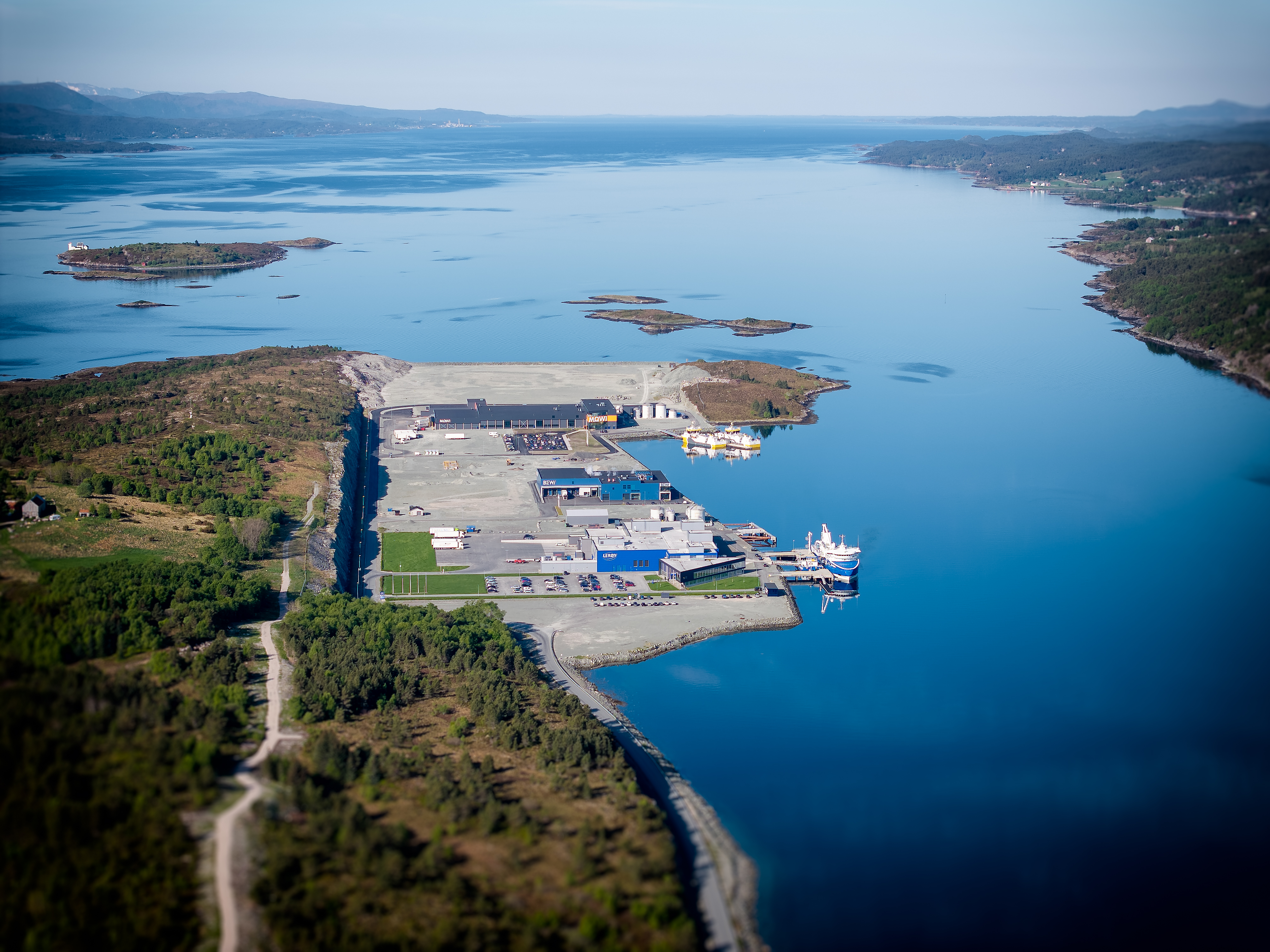 Oversiktsbilde av Hitra industripark og området rundt. Foto: Audun Norbotten.